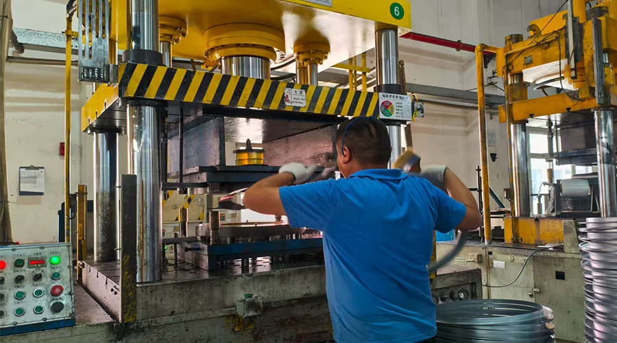 金環(huán)電器的滾筒干衣機如何適應(yīng)游艇、輪船等特殊海洋環(huán)境，確保高安全性和穩(wěn)定性？