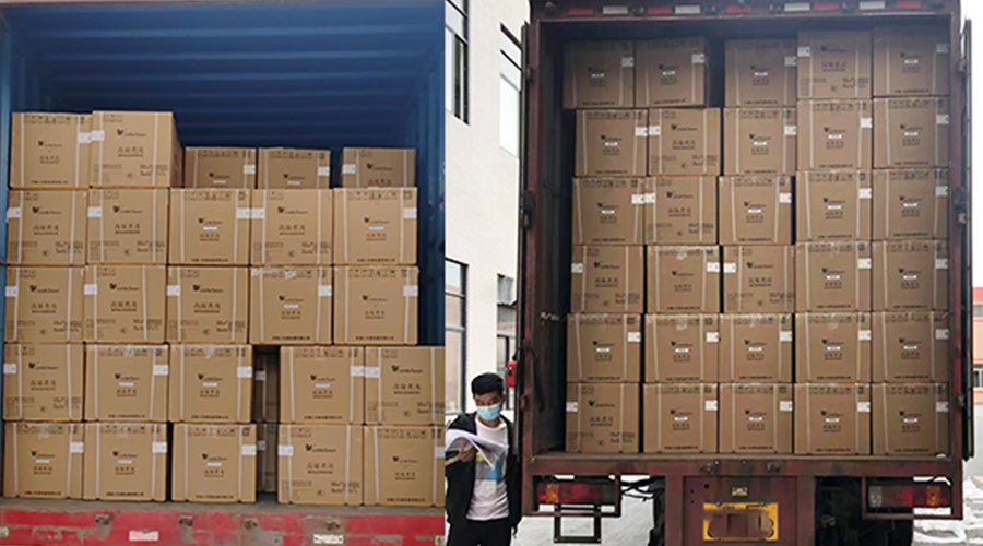 集裝箱裝柜進(jìn)行時(shí)！金環(huán)電器客戶迷你洗衣機(jī)順利發(fā)貨！