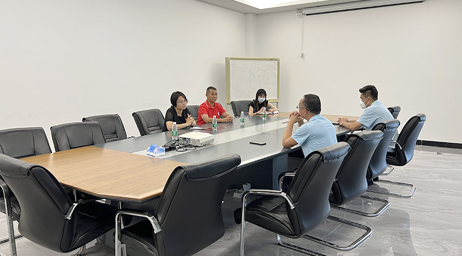 排憂難 提信心！鶴城鎮(zhèn)書記蒞臨金環(huán)電器開展暖企活動