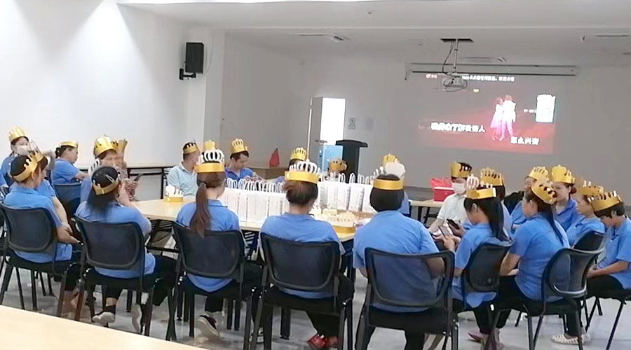 歡聚一堂 溫暖相伴！金環(huán)電器舉辦9月員工生日會